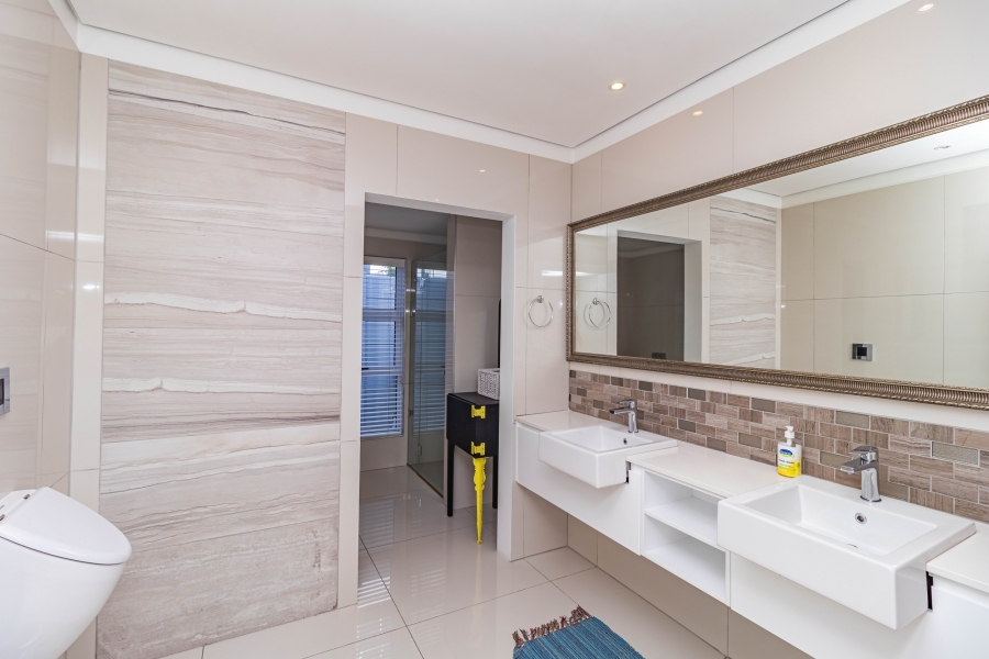 5 Bedroom Property for Sale in Melkbosstrand Central Western Cape